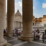 St. Peter\'S Cupola Apartment