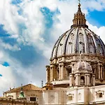 St. Peter\'S Cupola Apartment